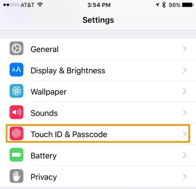 экран блокировки iphone с уведомлениями-touch id и паролем