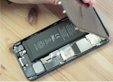 更換 iphone 電池 - 步驟 4